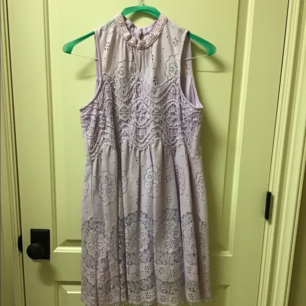 Elegant lace sleeveless dress!